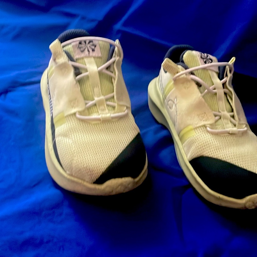 Child Nike slip on sneaker